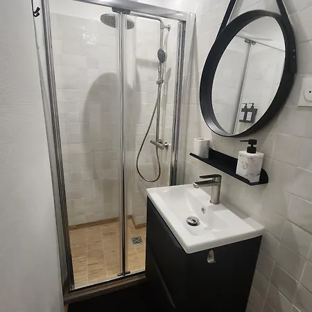 Delvincourt - Rue Calme Dans Centre - Parking Gratuit A Proximite