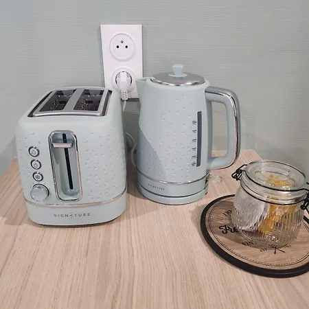 Delvincourt - Rue Calme Dans Centre - Parking Gratuit A Proximite * Charleville-Mézières