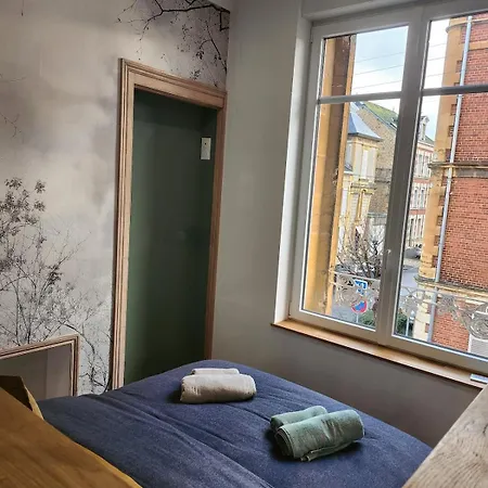 Delvincourt - Rue Calme Dans Centre - Parking Gratuit A Proximite Lejlighed *