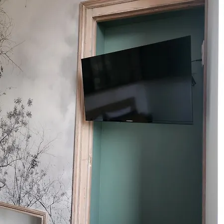 Delvincourt - Rue Calme Dans Centre - Parking Gratuit A Proximite Charleville-Mézières