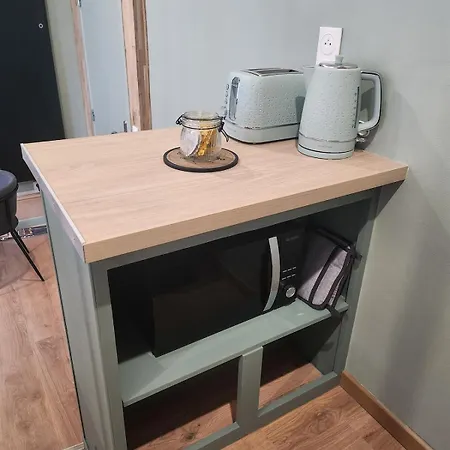 Studio Delvincourt - Rue Calme Dans Centre - Parking Gratuit A Proximite Apartment Charleville-Mezieres