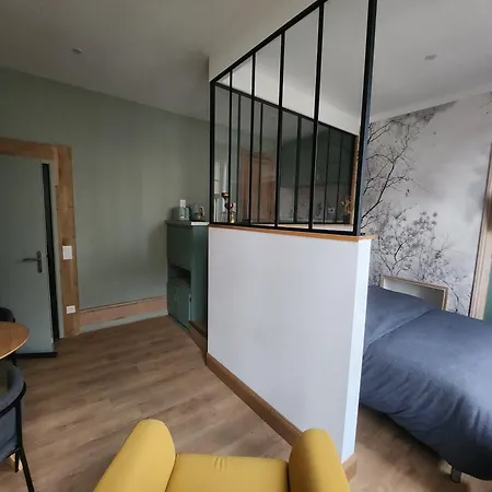 Delvincourt - Rue Calme Centre - Parking Gratuit - Proche Gare *