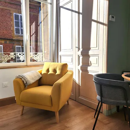 Delvincourt - Rue Calme Dans Centre - Parking Gratuit A Proximite