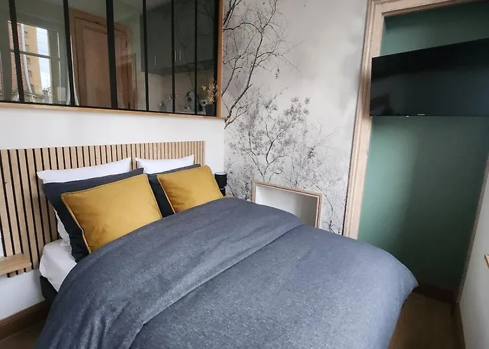 Delvincourt - Rue Calme Dans Centre - Parking Gratuit A Proximite Apartment *